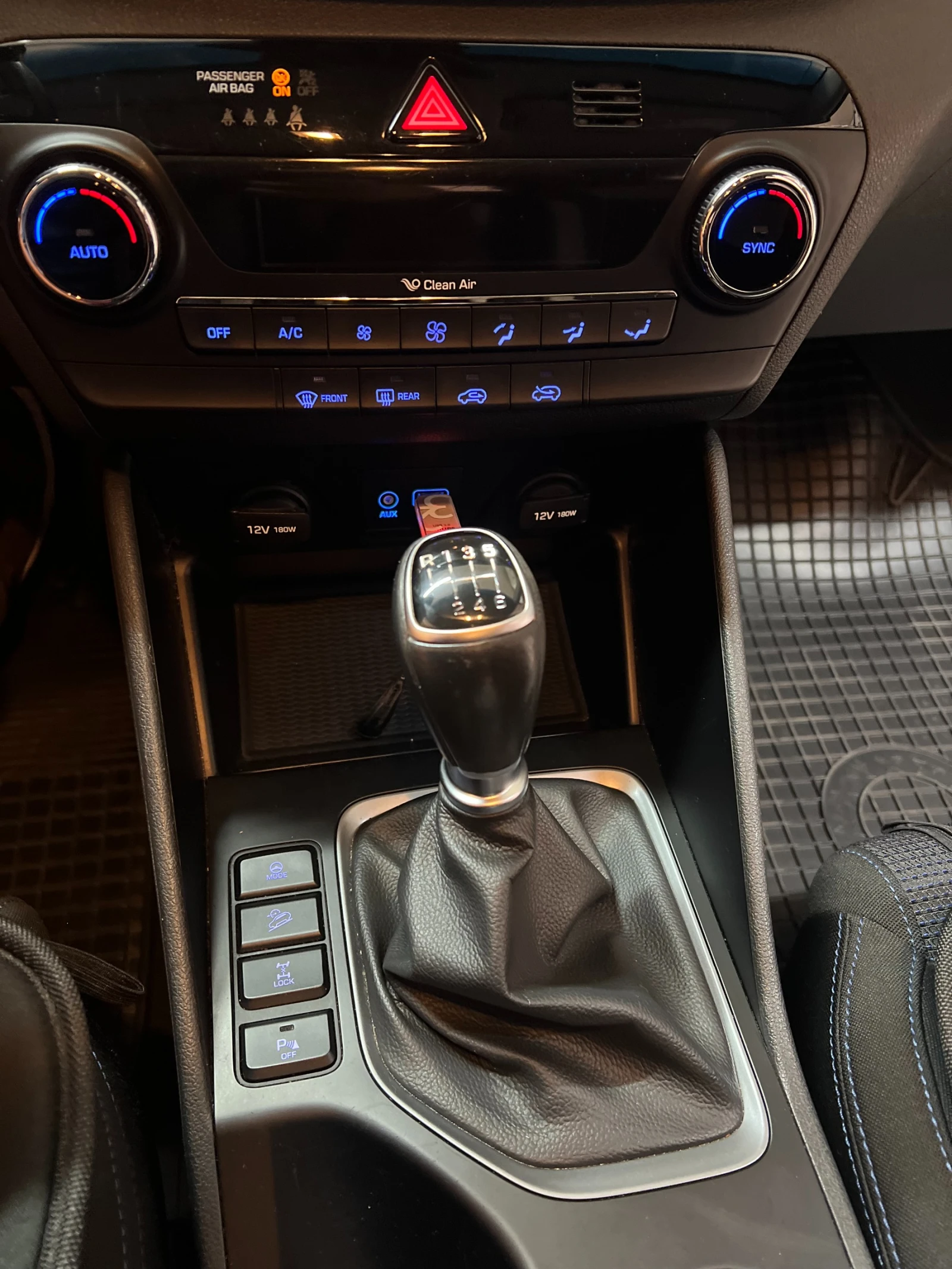 Hyundai Tucson, снимка 11 - Автомобили и джипове - 56441312