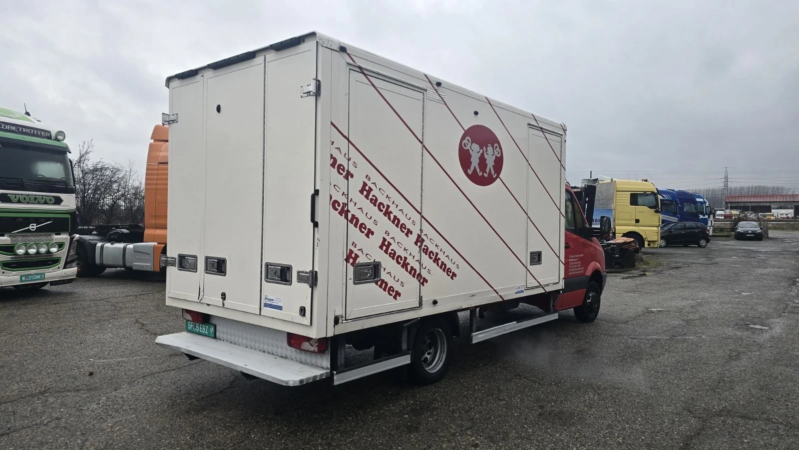 Mercedes-Benz Sprinter 413 Куфар 4.40 м. , 3.5 тона, снимка 6 - Бусове и автобуси - 53756136