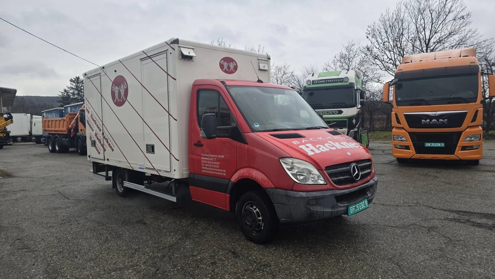 Mercedes-Benz Sprinter 413 Куфар 4.40 м. , 3.5 тона, снимка 2 - Бусове и автобуси - 53756136