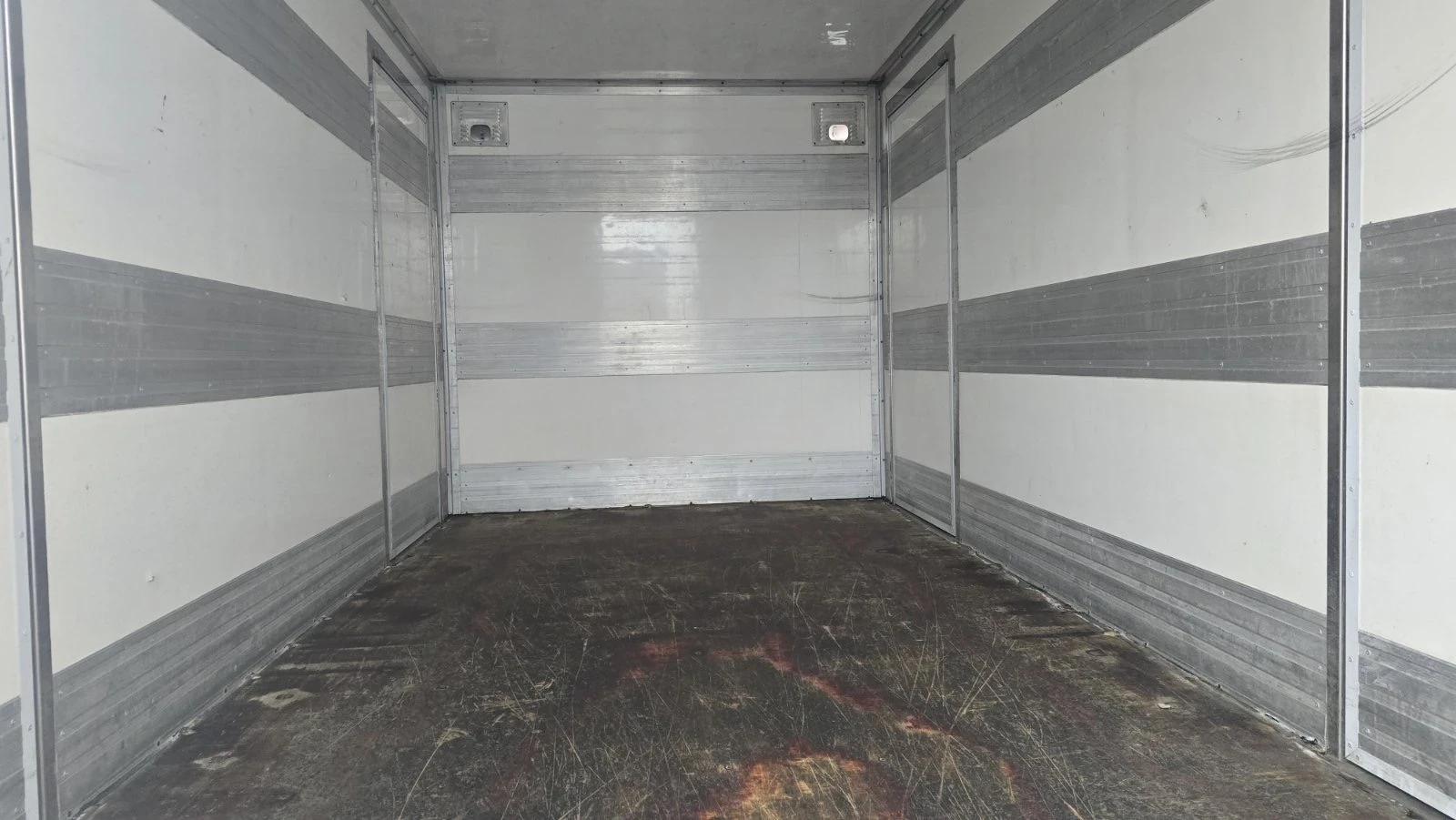 Mercedes-Benz Sprinter 413 Куфар 4.40 м. , 3.5 тона, снимка 8 - Бусове и автобуси - 53756136