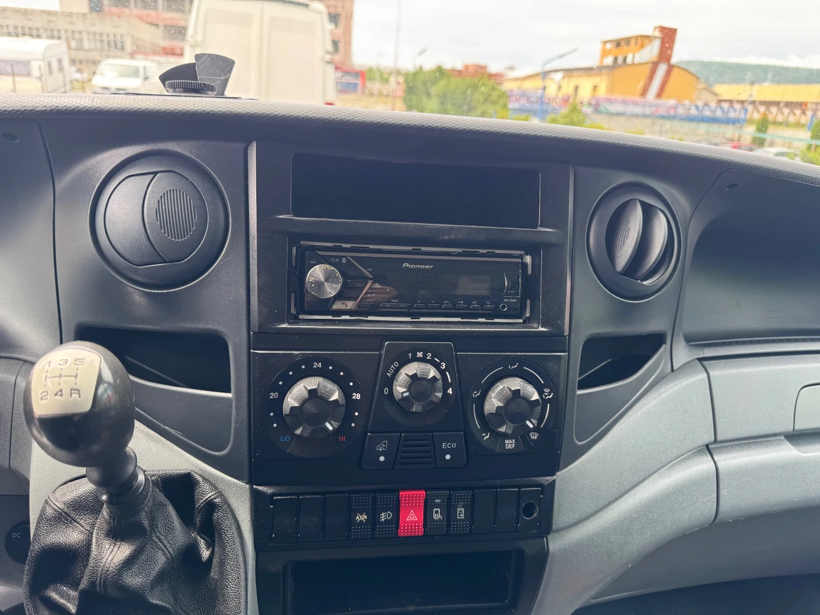 Iveco Daily 2.3 KLIMATIK, снимка 12 - Бусове и автобуси - 54629640