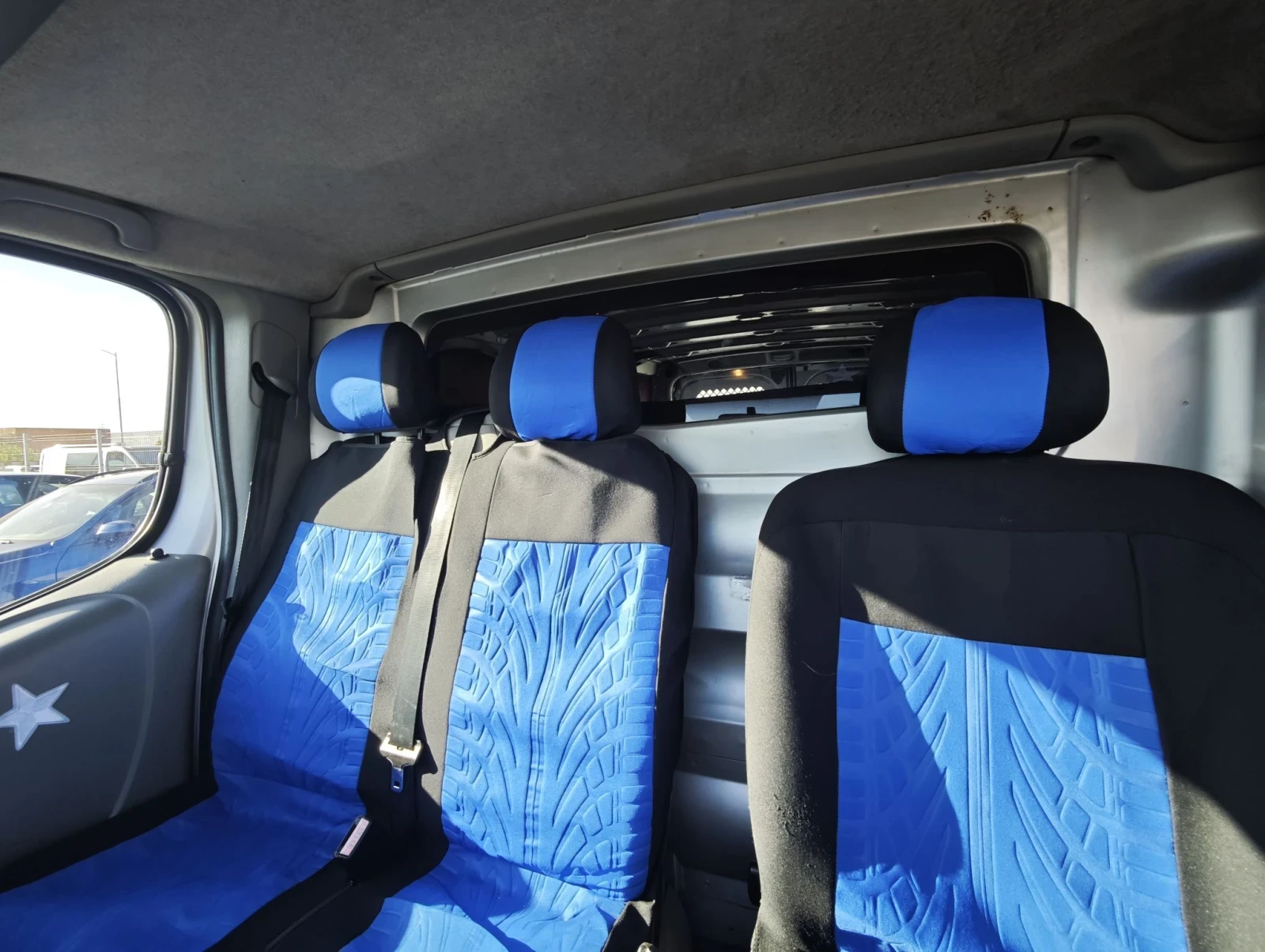 Opel Vivaro 2.0dci 115ks, снимка 10 - Бусове и автобуси - 56205296