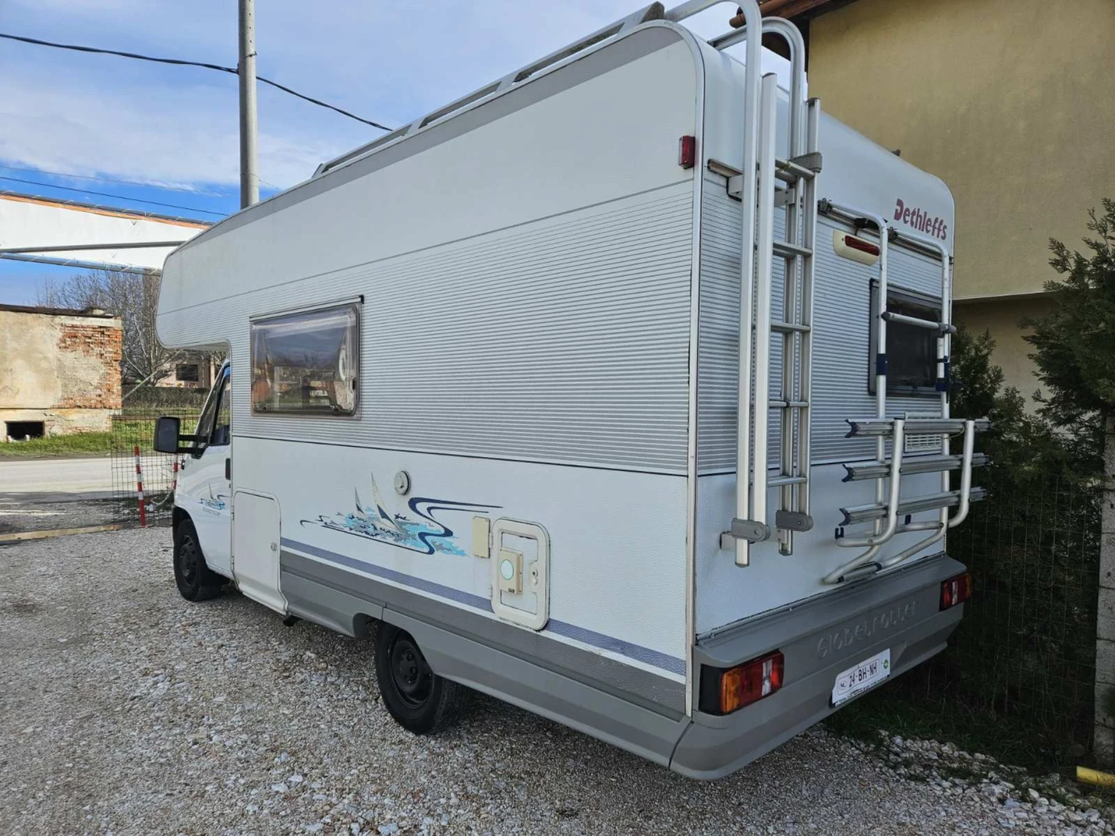 Кемпер Dethleffs Globetrotter - изображение 4