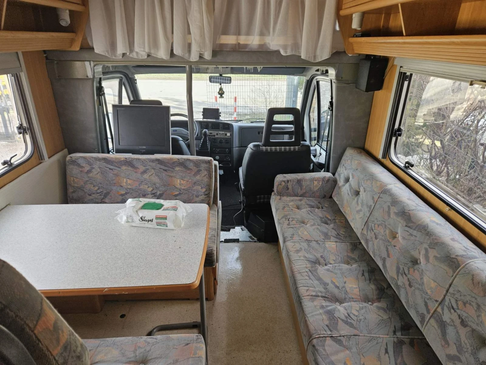 Кемпер Dethleffs Globetrotter - изображение 3