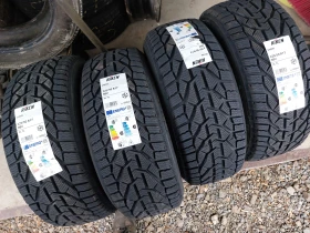 Гуми Зимни 225/50R17, снимка 1 - Гуми и джанти - 48830178