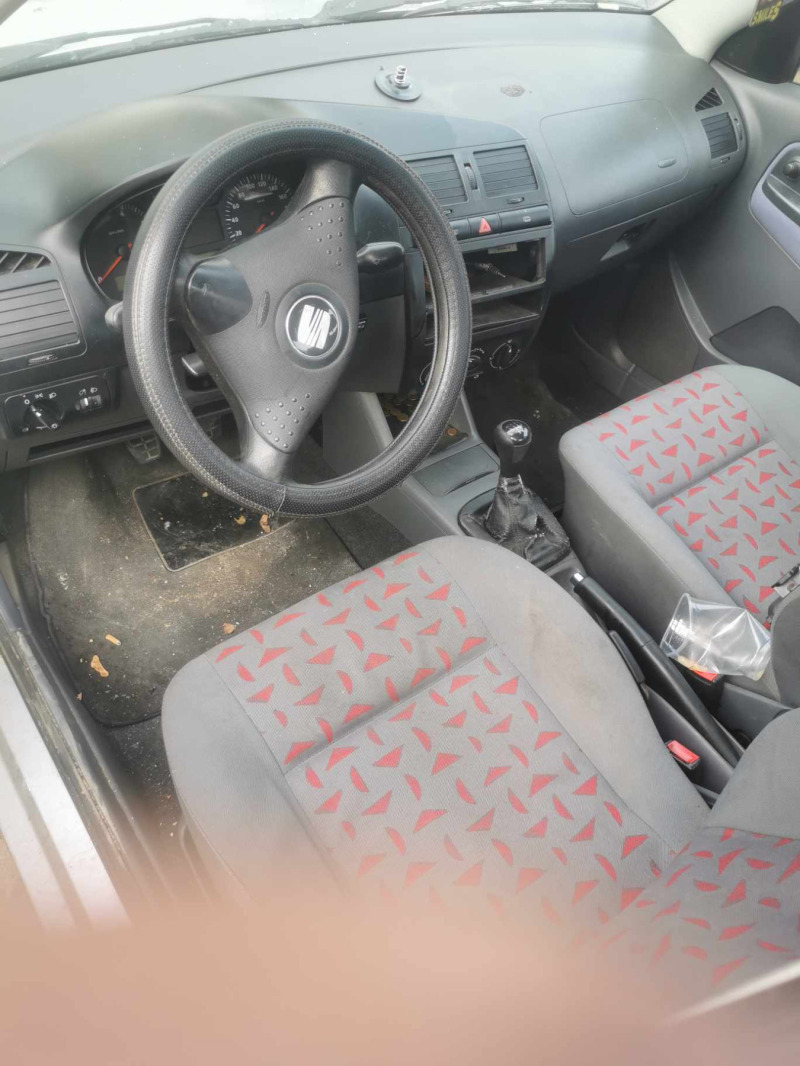 Seat Cordoba 1.4 MPI, снимка 3 - Автомобили и джипове - 35621874