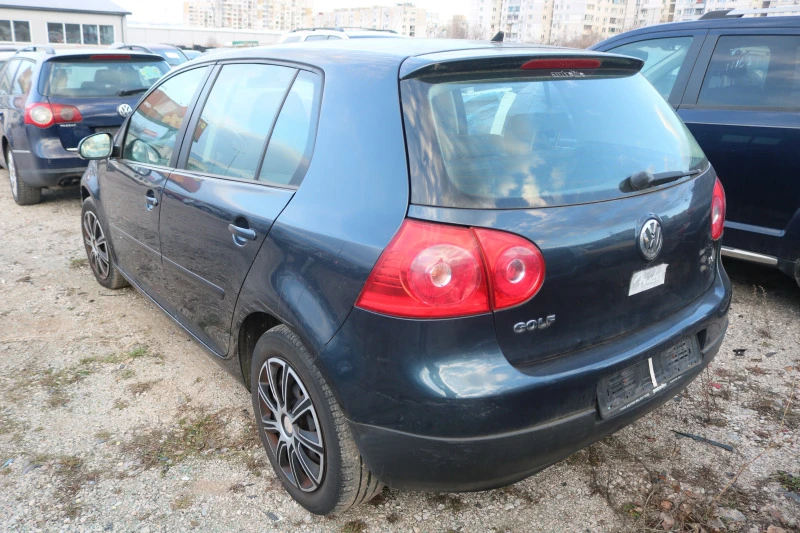 VW Golf 1.6i, снимка 4 - Автомобили и джипове - 44207962