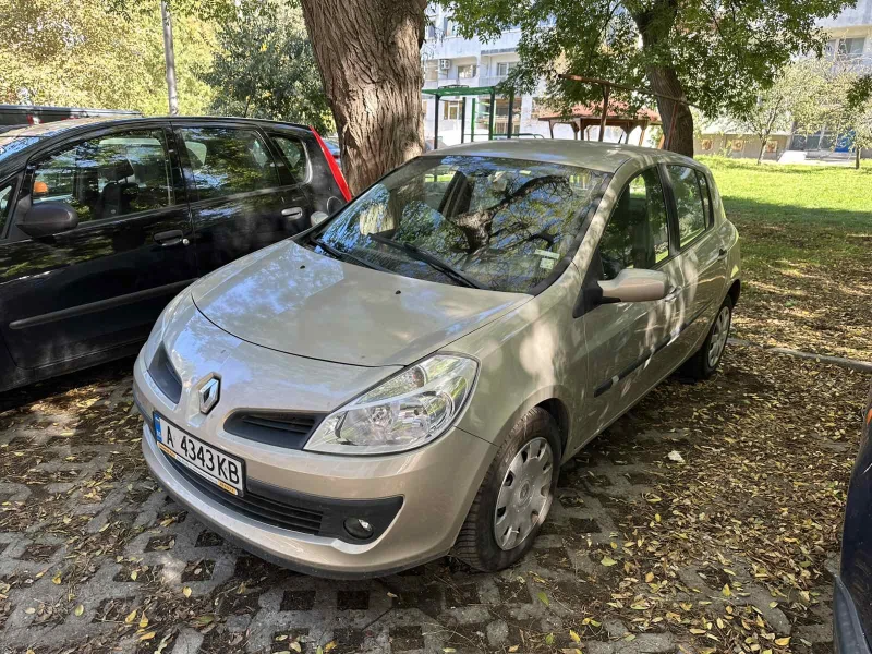 Renault Clio, снимка 2 - Автомобили и джипове - 47701031