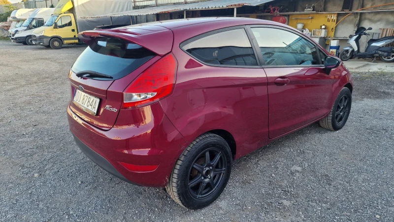 Ford Fiesta 1.25i 60КС КЛИМАТИК, снимка 5 - Автомобили и джипове - 48188888