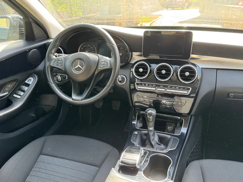 Mercedes-Benz C 220 130.000 реални км, снимка 9 - Автомобили и джипове - 52686399