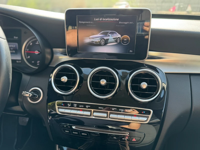 Mercedes-Benz C 220 130.000 реални км, снимка 7 - Автомобили и джипове - 52686399