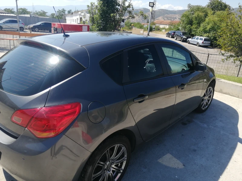 Opel Astra, снимка 2 - Автомобили и джипове - 51979389