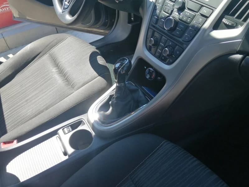 Opel Astra, снимка 10 - Автомобили и джипове - 51979389