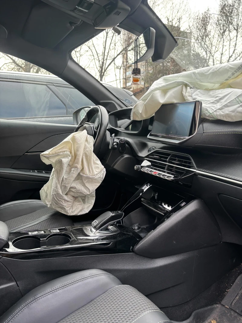 Peugeot 208 Gt-line, снимка 3 - Автомобили и джипове - 52633248