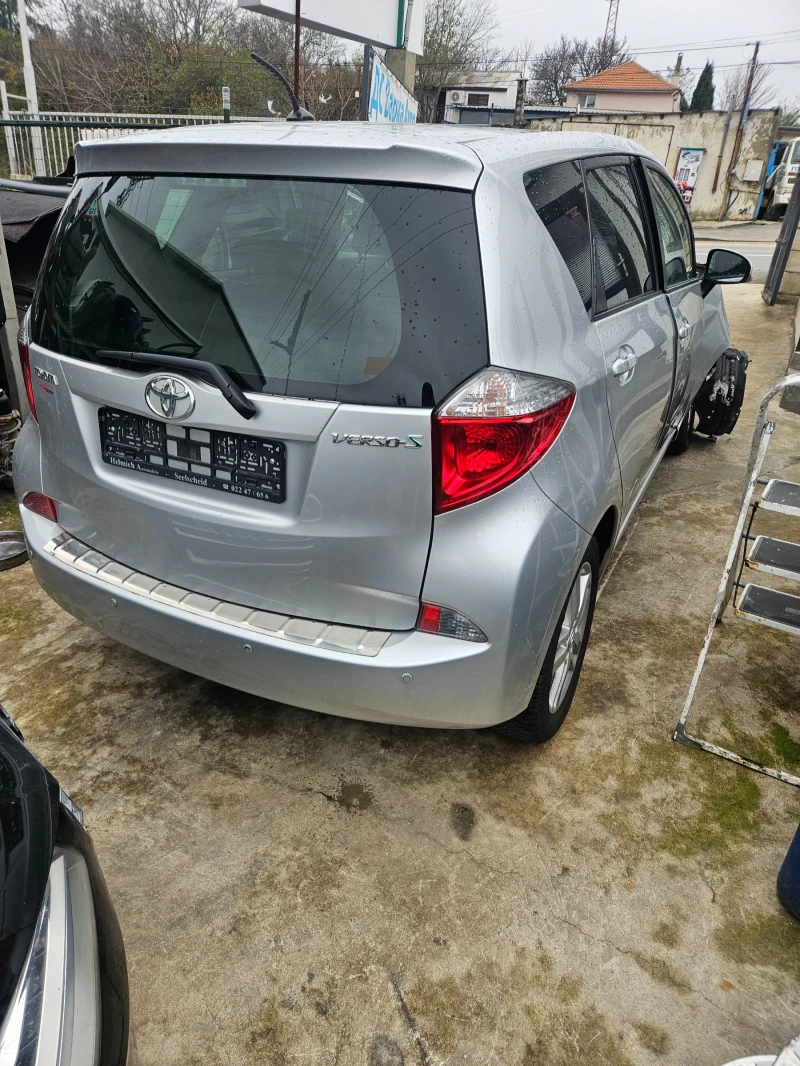 Toyota Verso S 1.3i, снимка 2 - Автомобили и джипове - 52691407