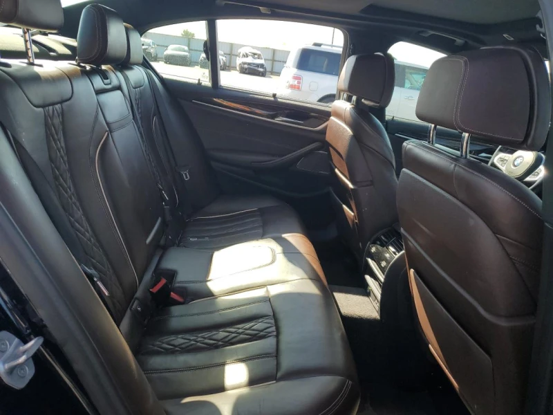 BMW 550 M550i xDrive, снимка 10 - Автомобили и джипове - 53080344