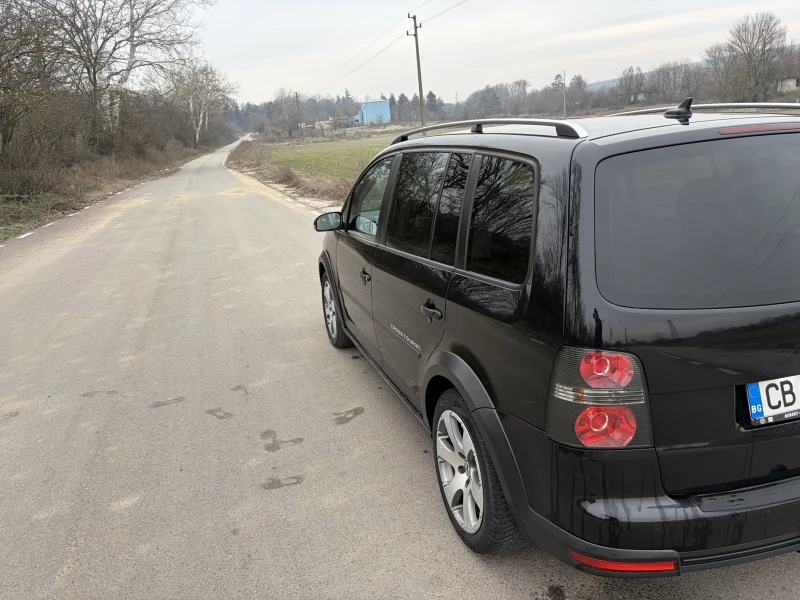 VW Touran 2.0 TDI CROSS TOURAN , снимка 6 - Автомобили и джипове - 53433212