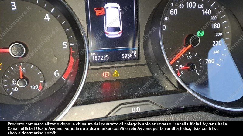 VW Passat, снимка 8 - Автомобили и джипове - 53179938