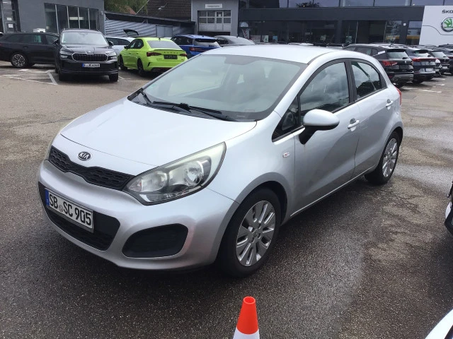 Kia Rio 1.4 Германия Клима Парктроник 1-Собственик Евро 5 , снимка 17 - Автомобили и джипове - 55683749