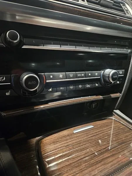 BMW 740 i - САМО 30% АВАНС, снимка 13 - Автомобили и джипове - 56027973