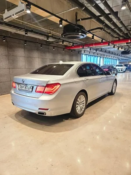 BMW 740 i - САМО 30% АВАНС, снимка 5 - Автомобили и джипове - 56027973