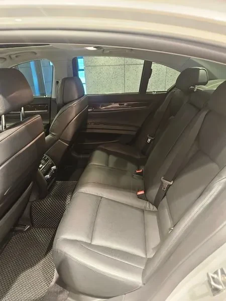 BMW 740 i - САМО 30% АВАНС, снимка 12 - Автомобили и джипове - 56027973