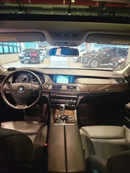 BMW 740 i - САМО 30% АВАНС, снимка 8 - Автомобили и джипове - 56027973