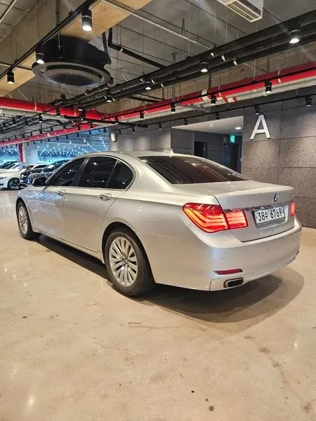 BMW 740 i - САМО 30% АВАНС, снимка 6 - Автомобили и джипове - 56027973