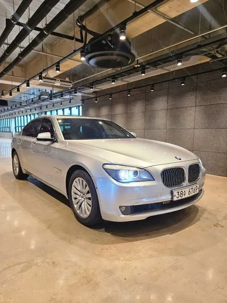 BMW 740 i - САМО 30% АВАНС, снимка 3 - Автомобили и джипове - 56027973