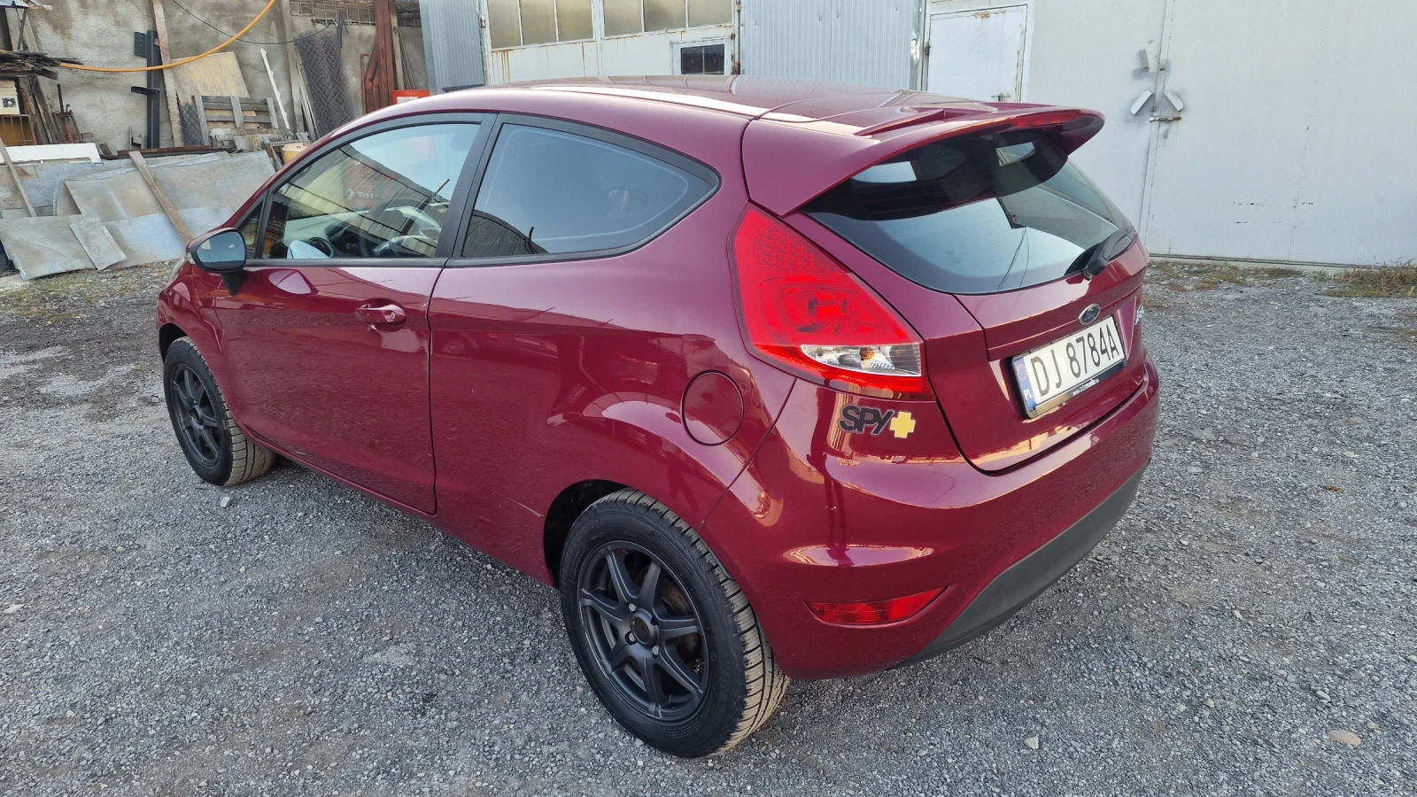 Ford Fiesta 1.25i 60КС КЛИМАТИК - изображение 7