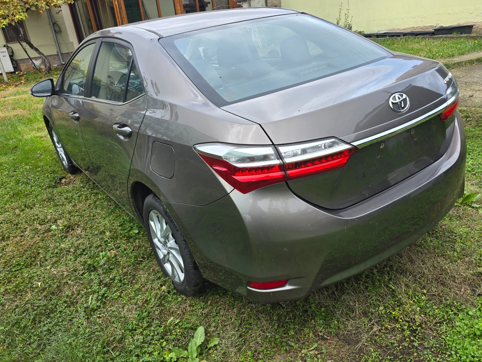 Toyota Corolla 1.6 132кс - изображение 6