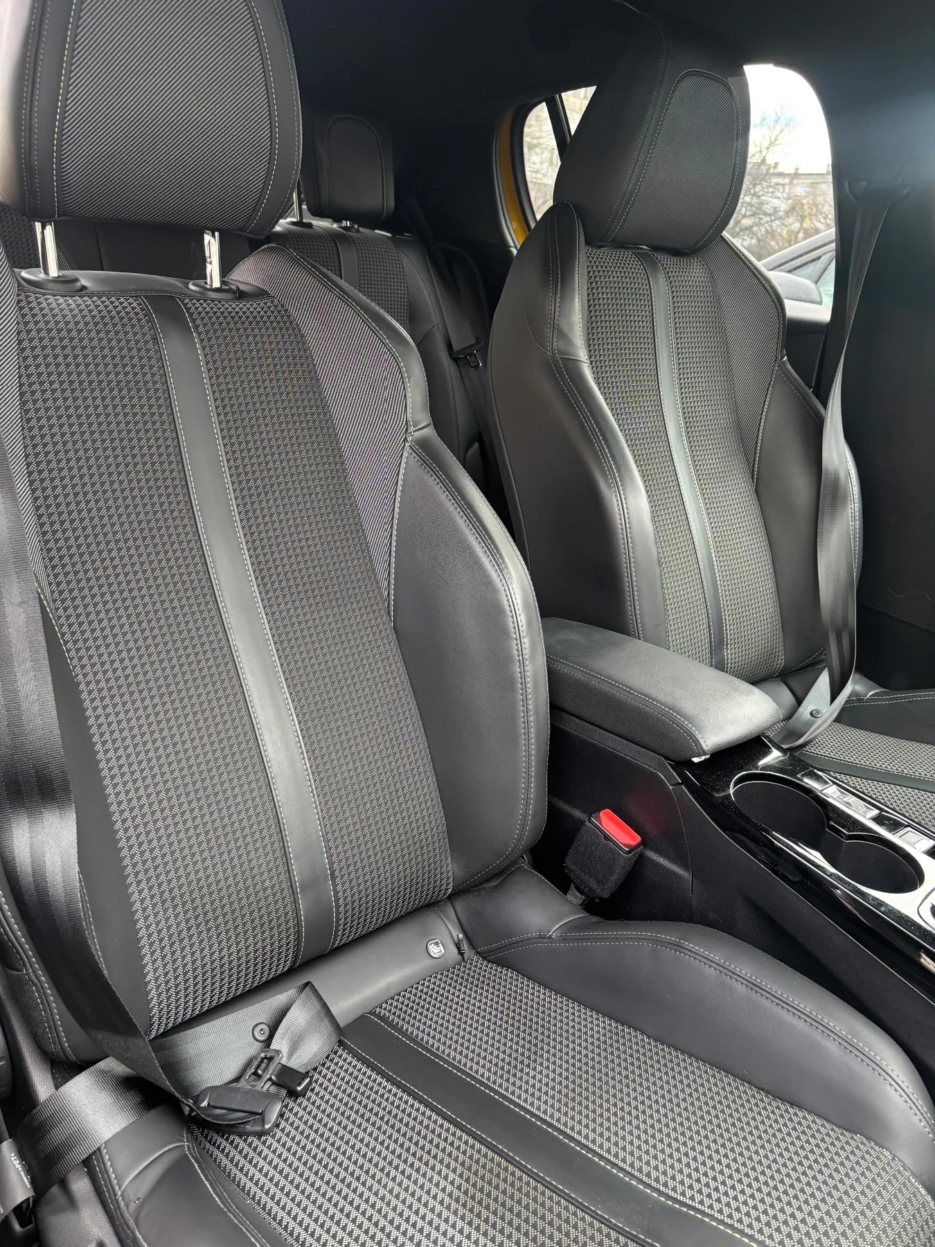 Peugeot 208 Gt-line - изображение 2