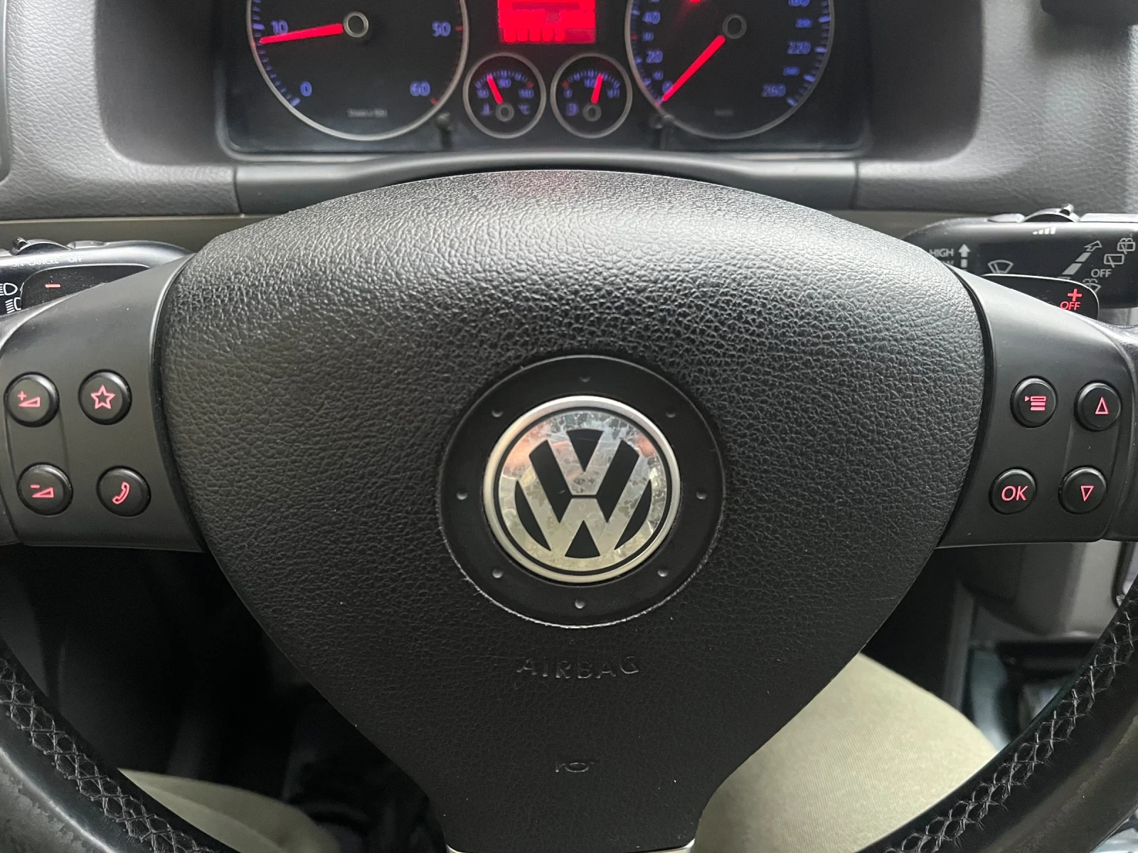 VW Touran 2.0 TDI CROSS TOURAN  - изображение 7