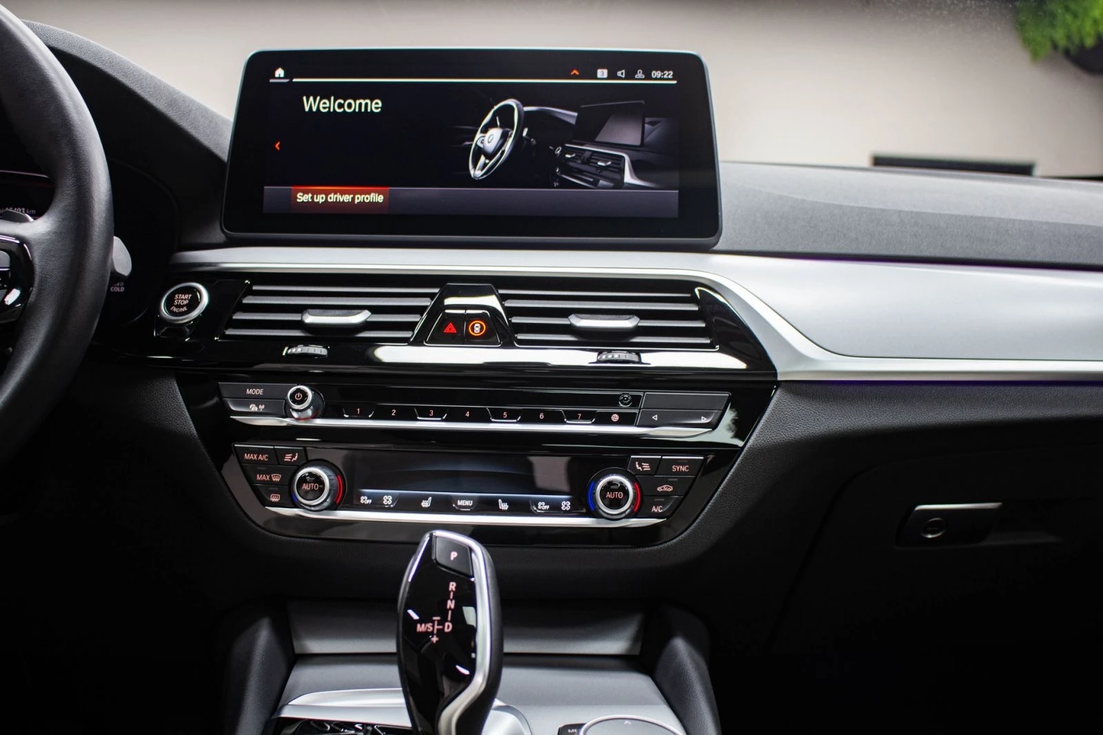 BMW 520 520D xDrive - Гаранционен, снимка 10 - Автомобили и джипове - 53744250