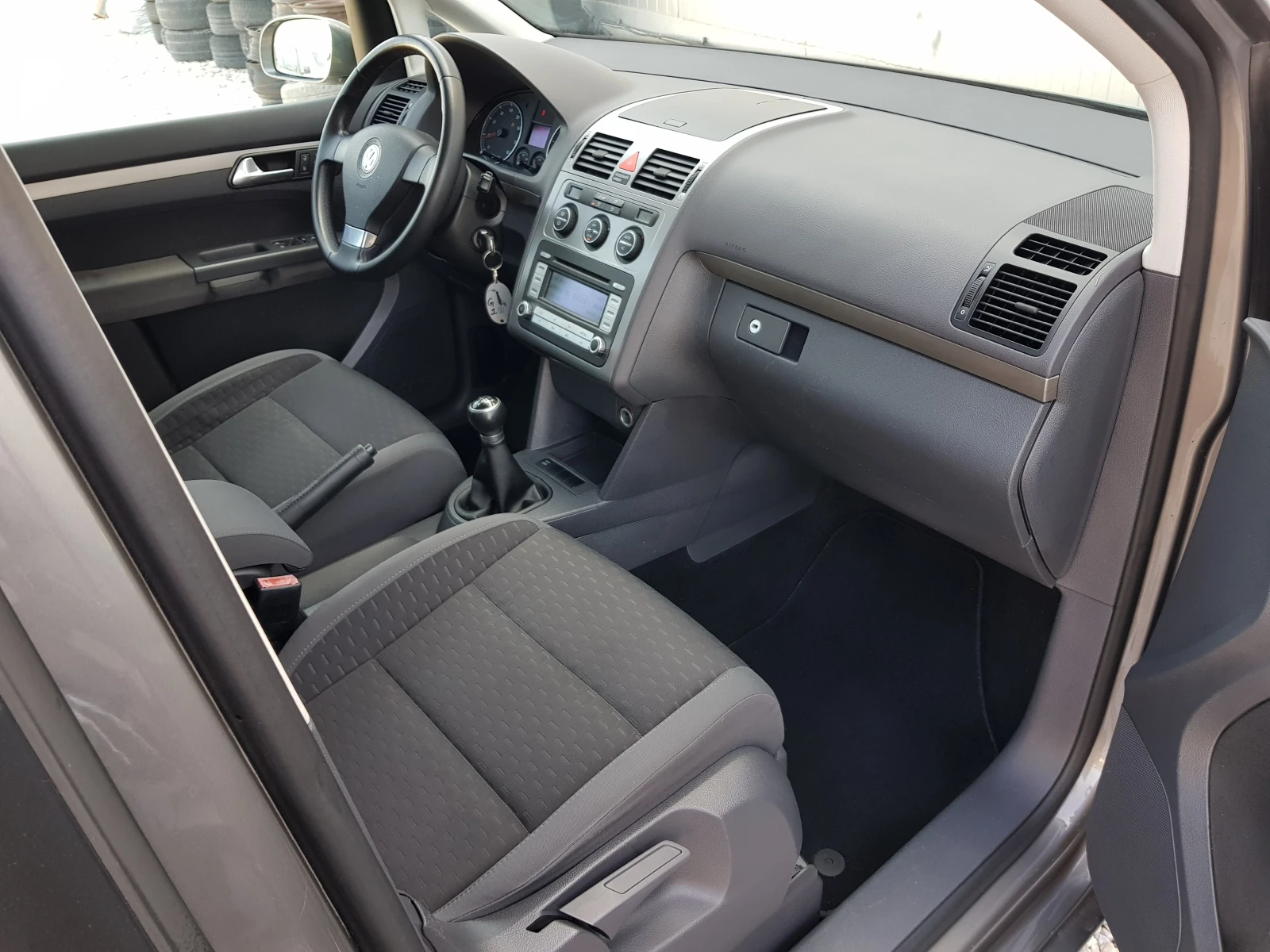 VW Touran FACELIFT 2.0i CNG 109 к.с. /11/2007г. , снимка 11 - Автомобили и джипове - 53825221