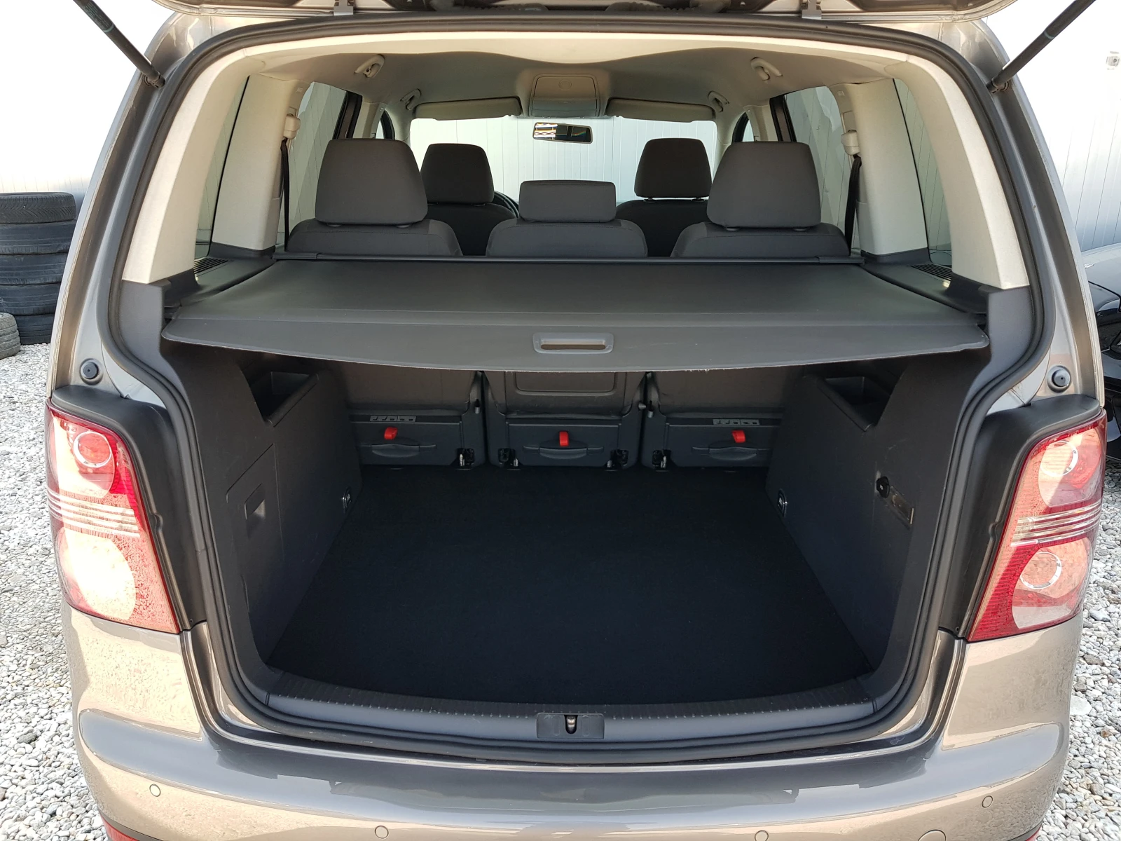 VW Touran FACELIFT 2.0i CNG 109 к.с. /11/2007г. , снимка 15 - Автомобили и джипове - 53825221