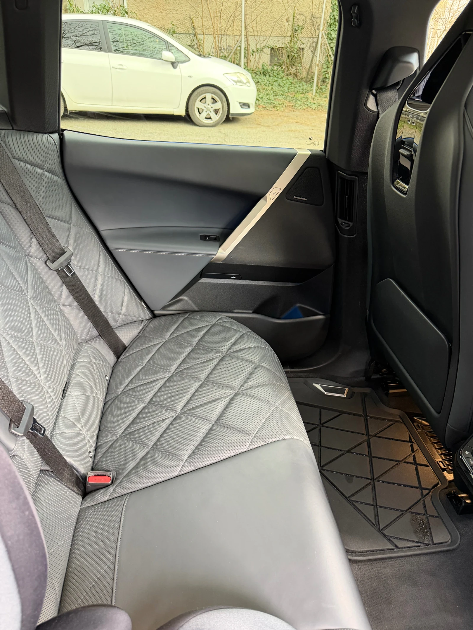 BMW iX IX50 , снимка 8 - Автомобили и джипове - 53844903