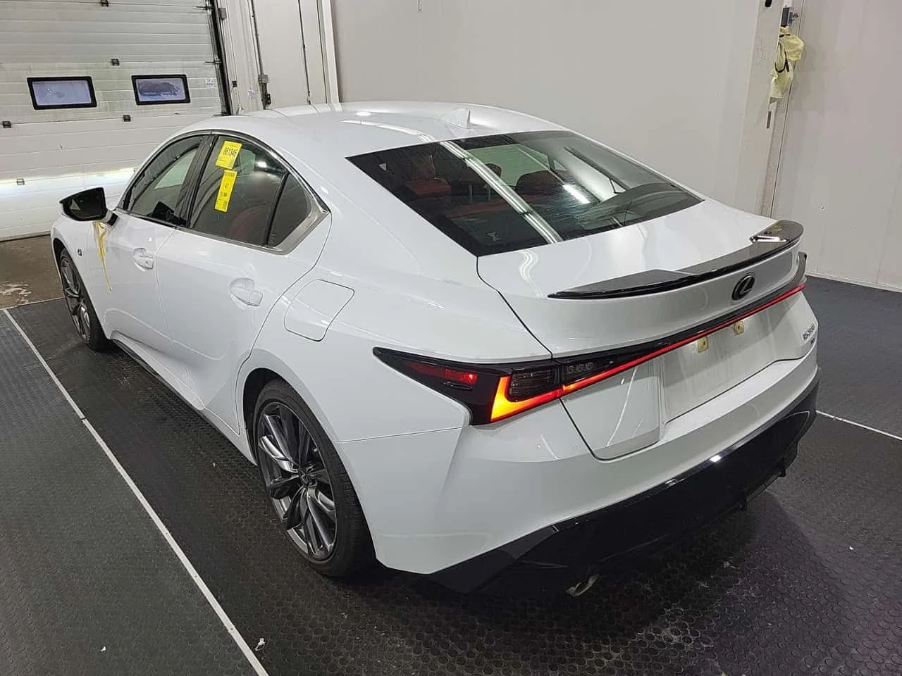 Lexus IS 300 F-Sport * AWD * Червена кожа * CARFAX * , снимка 6 - Автомобили и джипове - 53949853