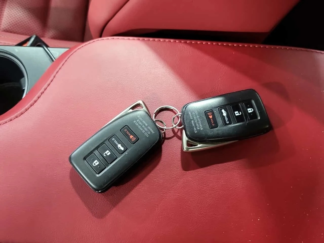 Lexus IS 300 F-Sport * AWD * Червена кожа * CARFAX * , снимка 12 - Автомобили и джипове - 53949853