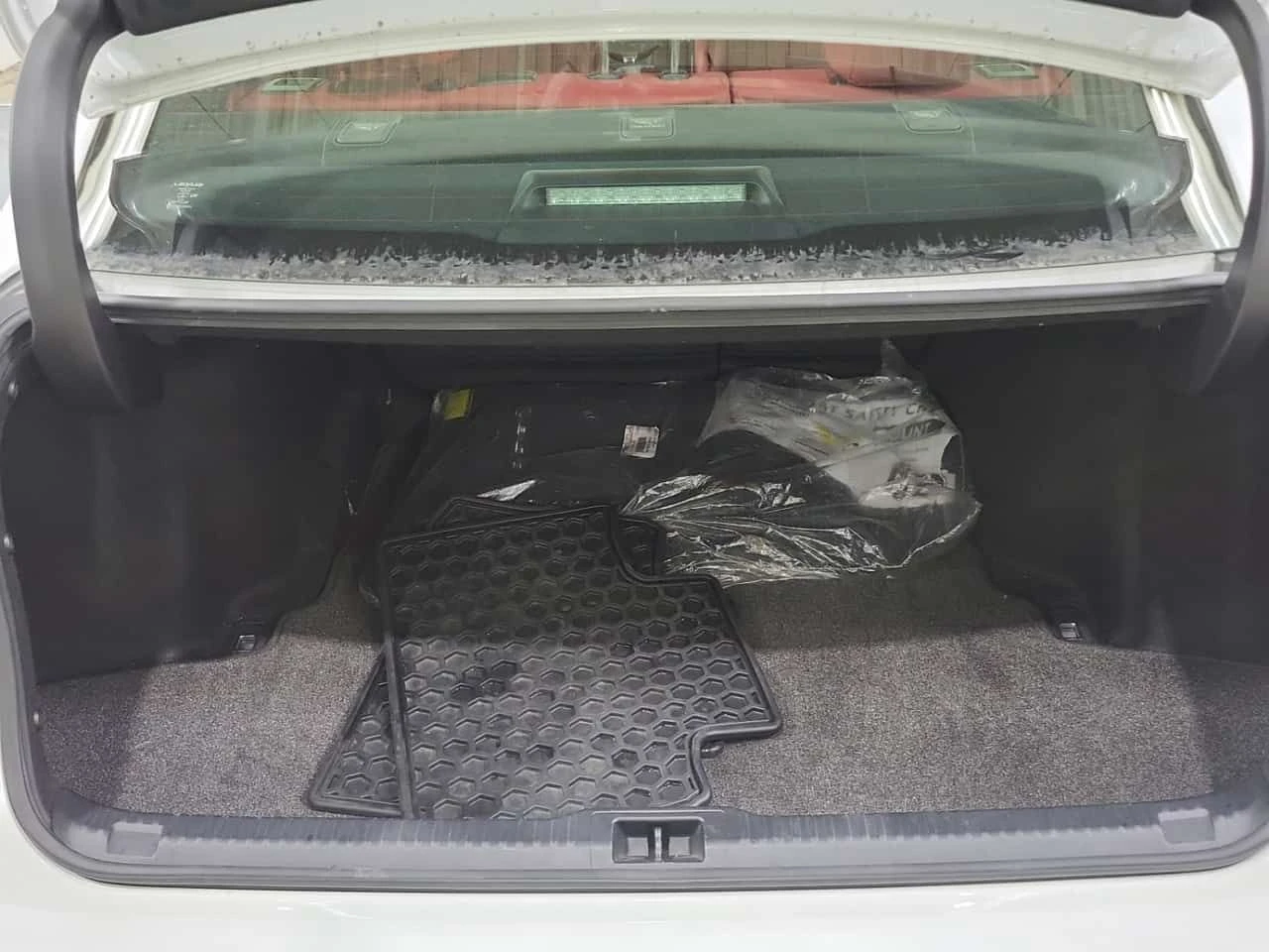 Lexus IS 300 F-Sport * AWD * Червена кожа * CARFAX * , снимка 13 - Автомобили и джипове - 53949853