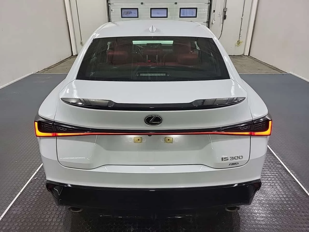 Lexus IS 300 F-Sport * AWD * Червена кожа * CARFAX * , снимка 5 - Автомобили и джипове - 53949853