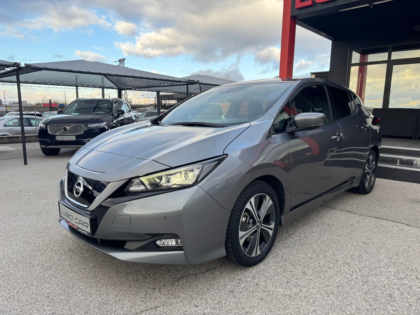 Nissan Leaf  40kw-LED-KEYLESS-DISTRONIC-ПОДГРЕВИ-360cam-TOP, снимка 2 - Автомобили и джипове - 53983190
