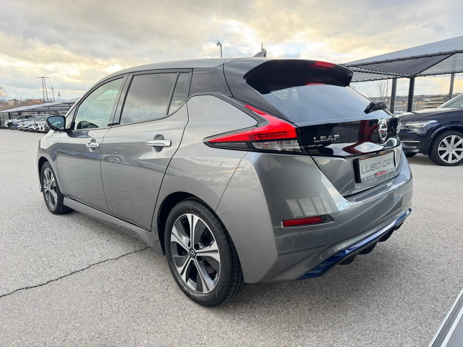 Nissan Leaf  40kw-LED-KEYLESS-DISTRONIC-ПОДГРЕВИ-360cam-TOP, снимка 4 - Автомобили и джипове - 53983190