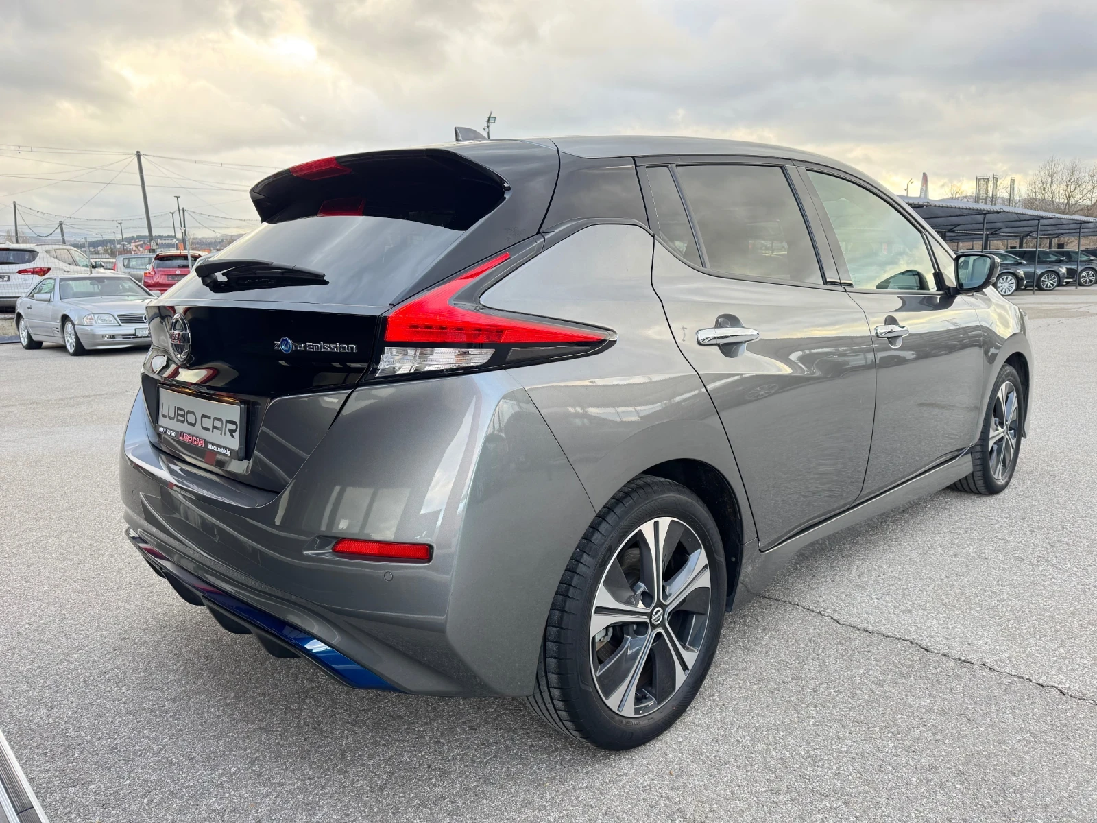 Nissan Leaf  40kw-LED-KEYLESS-DISTRONIC-ПОДГРЕВИ-360cam-TOP, снимка 5 - Автомобили и джипове - 53983190