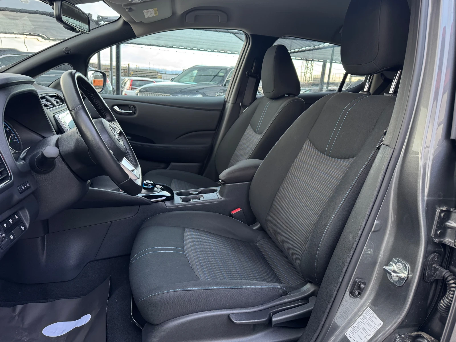 Nissan Leaf  40kw-LED-KEYLESS-DISTRONIC-ПОДГРЕВИ-360cam-TOP, снимка 8 - Автомобили и джипове - 53983190