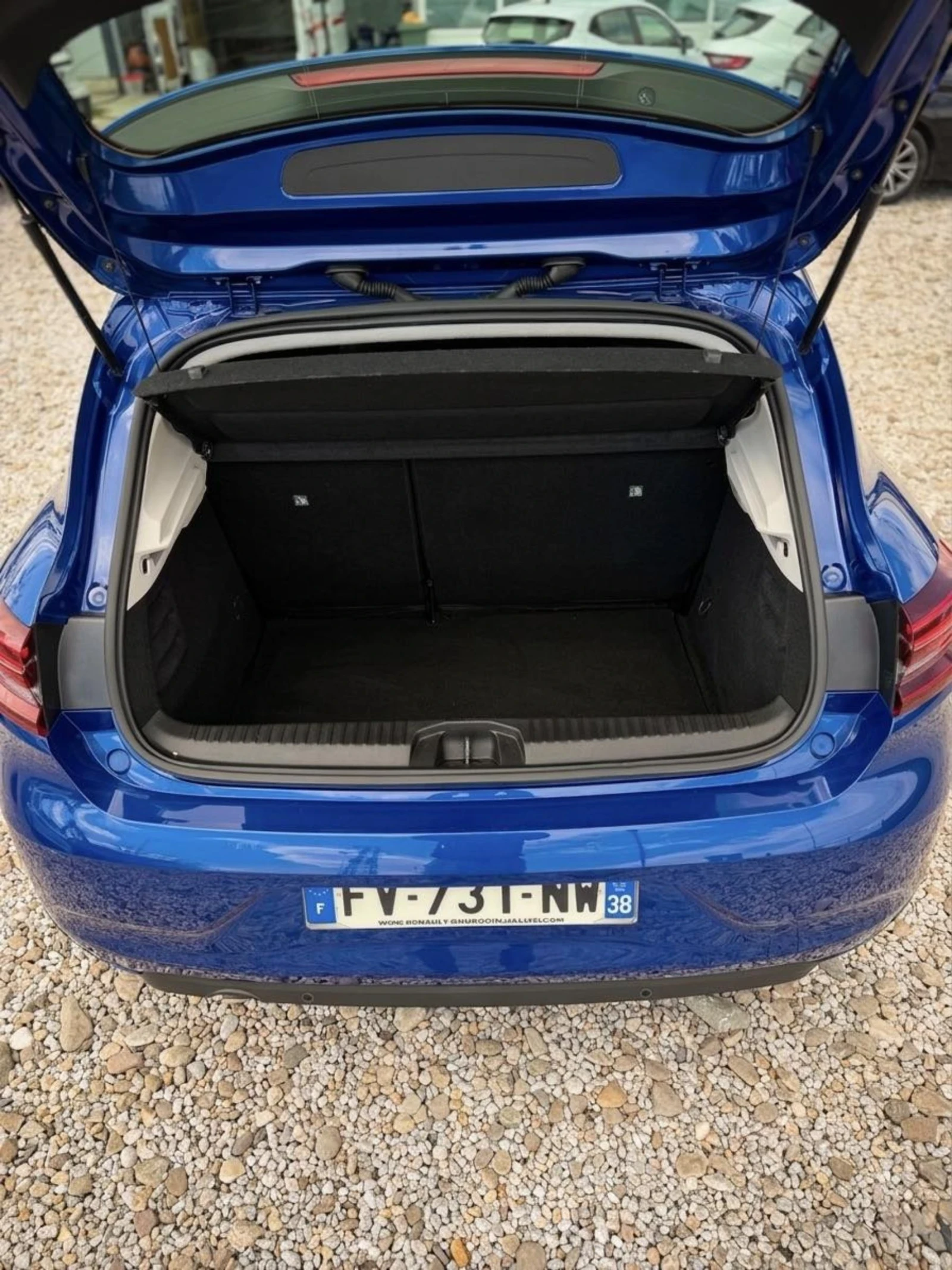 Renault Clio 1.5 BLUE HDI, снимка 16 - Автомобили и джипове - 54149591
