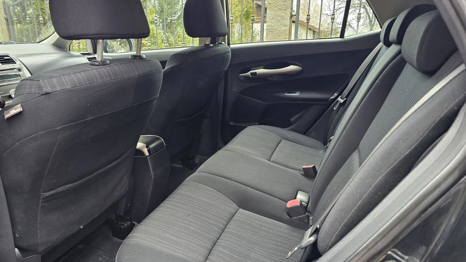 Toyota Auris 1.6, снимка 13 - Автомобили и джипове - 54208717