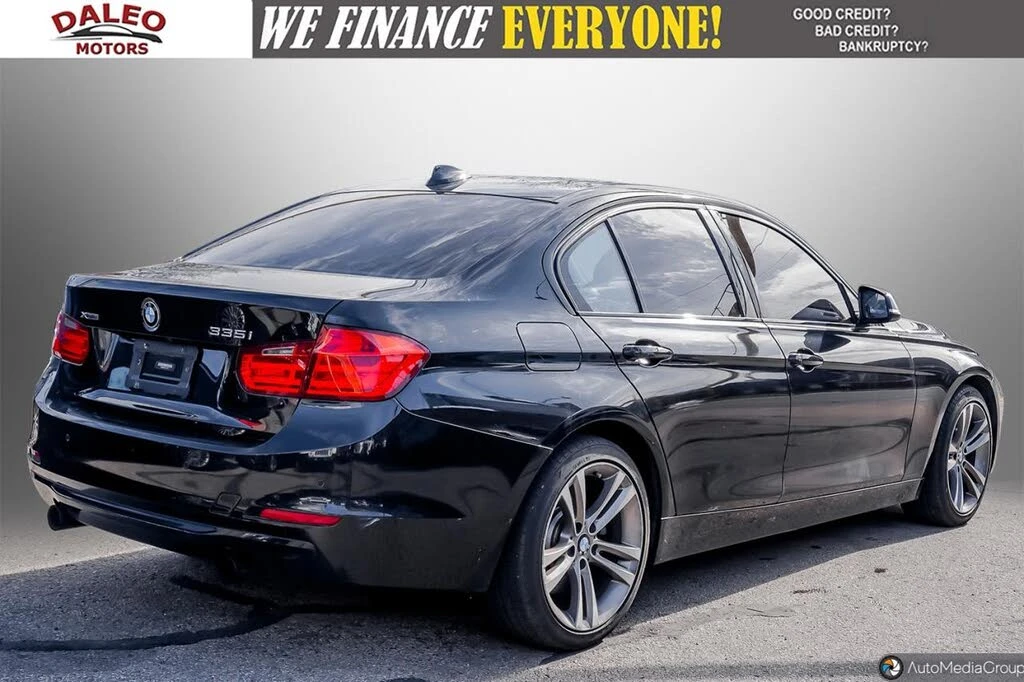 BMW 335 xDrive * Shadow Line * RED * Lane Assist, снимка 2 - Автомобили и джипове - 54478891