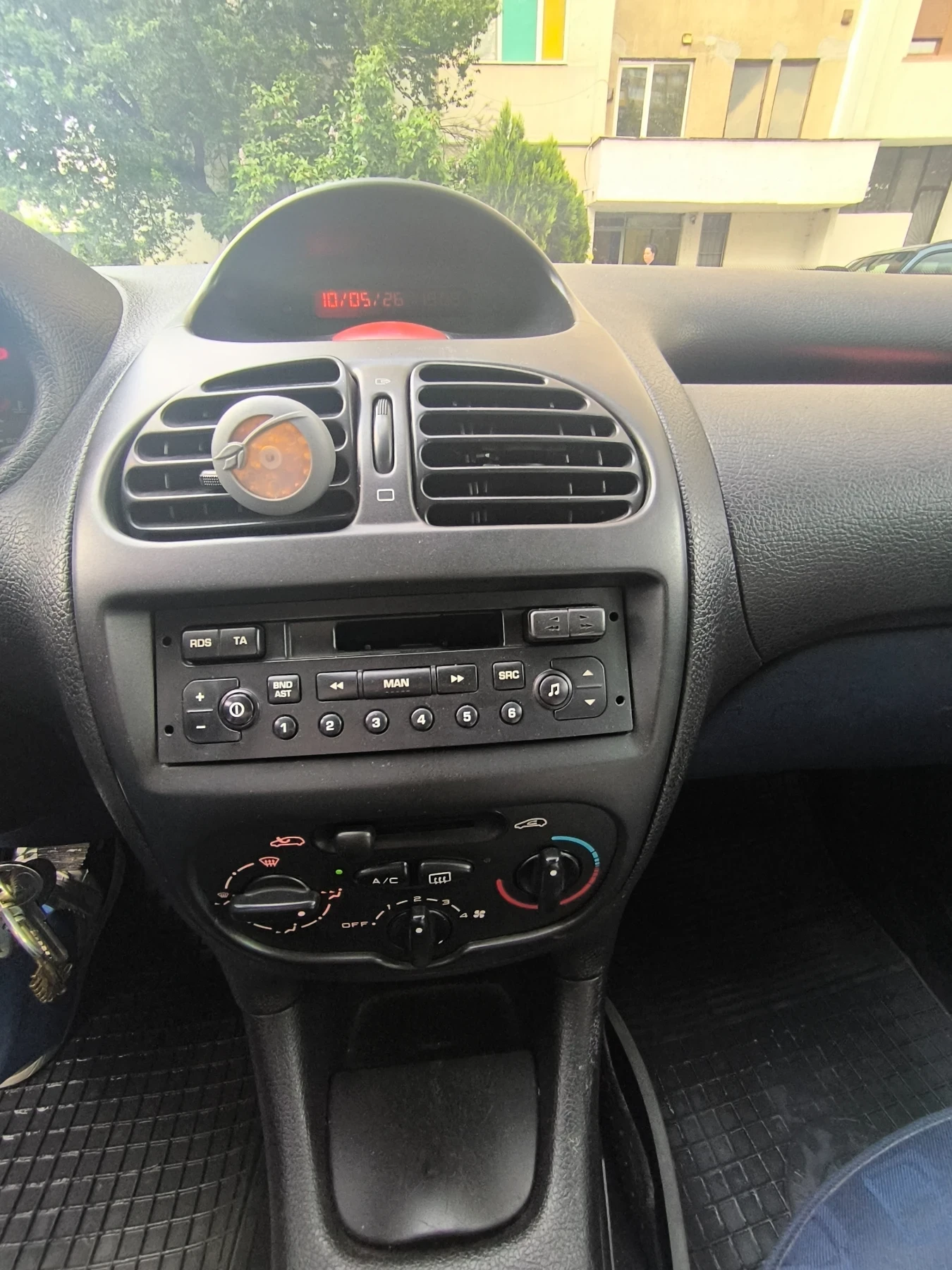 Peugeot 206, снимка 10 - Автомобили и джипове - 54495043