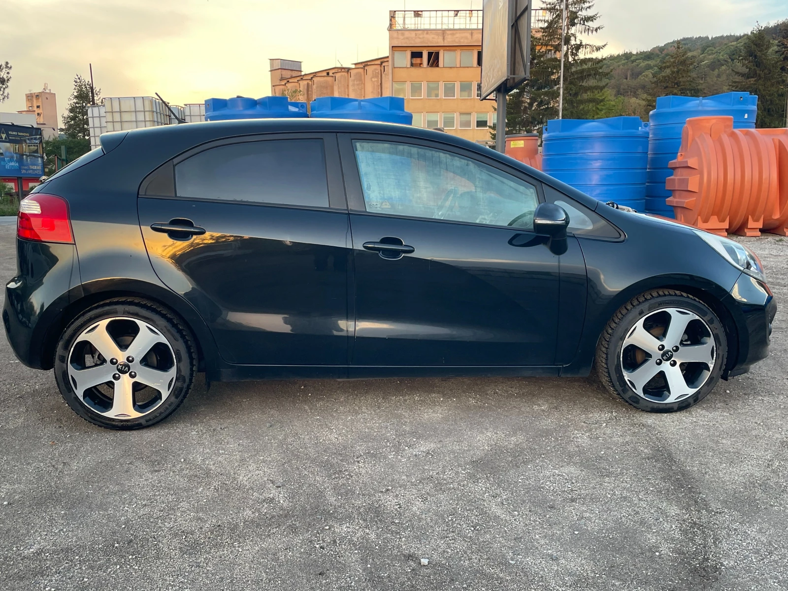 Kia Rio ПЕРФЕКТЕН-ИТАЛИЯ-НОВ ВНОС, снимка 8 - Автомобили и джипове - 54568340